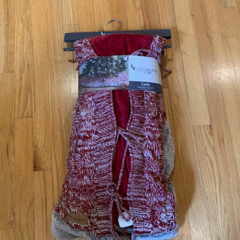 NWT Koolaburra by UGG Carla Cable Knit Sweater material Tree Skirt Red & White